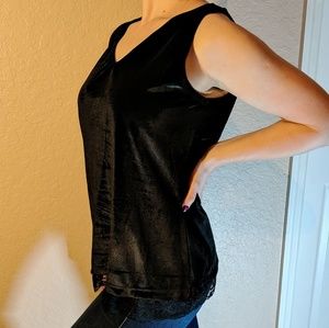 NWT Liquid by Sioni black Velvet/lace hem top